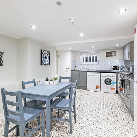 Luxury 5 Bedroom Holiday Home Within Prescot Εξωτερικό φωτογραφία
